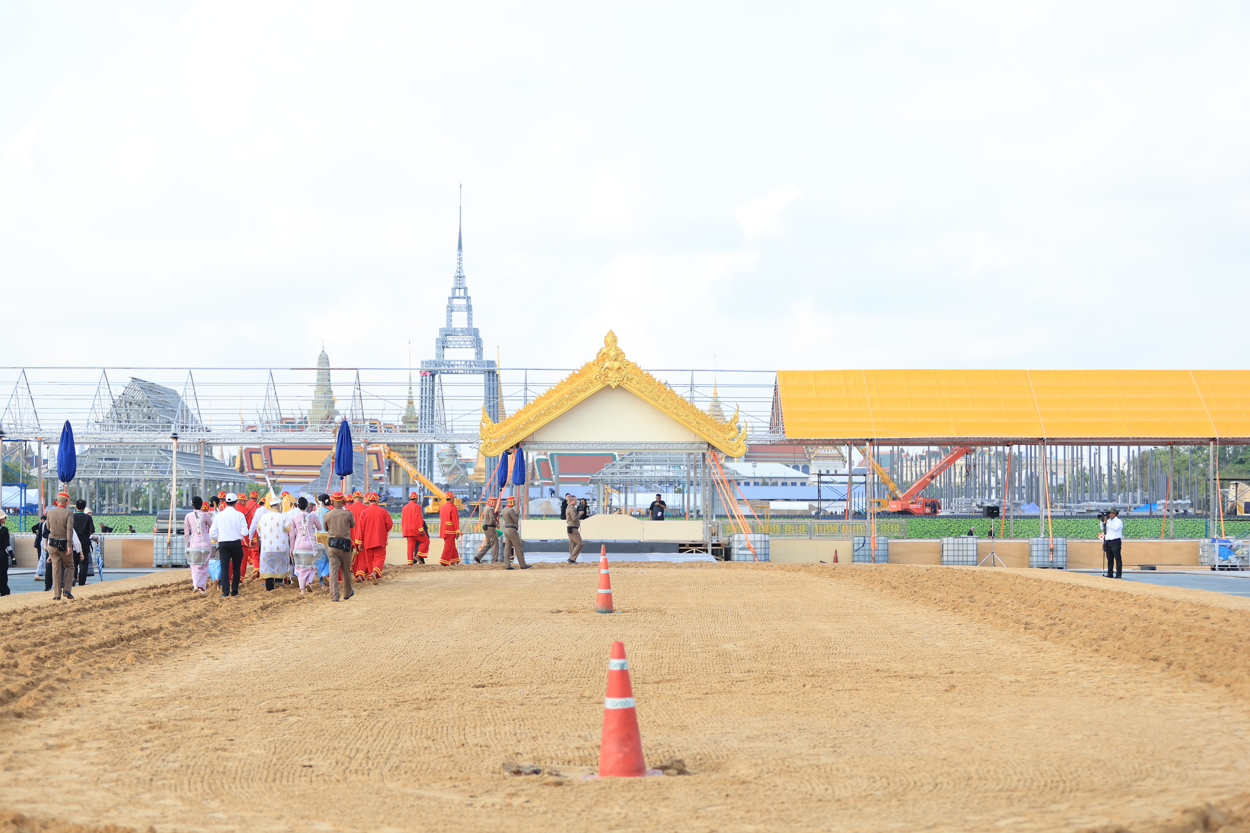 title - ส.ป.ก. ร่วมซ้อมใหญ่ ครั้งที่ 1 พระราชพิธีพืชมงคลจรดพระนังคัลแรกนาขวัญ ประจำปีพุทธศักราช 2569 